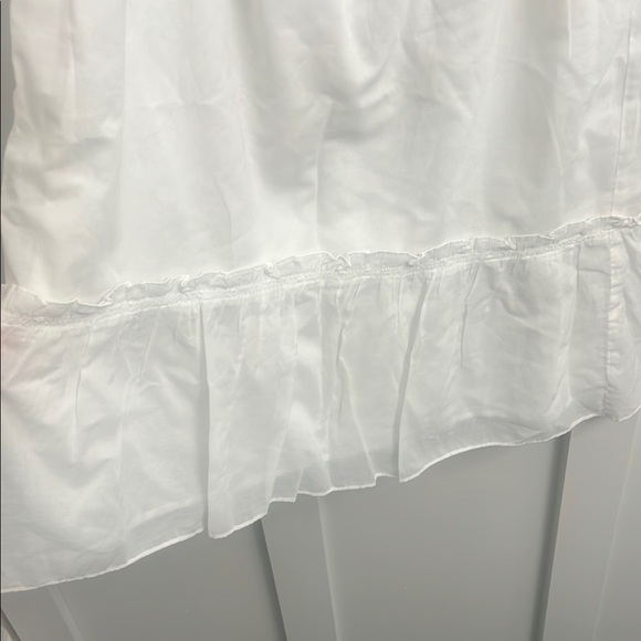 LOFT Ruffled White Fabric - Picture 3 of 5